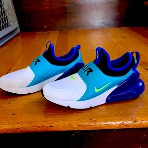 Nike AirMax size 5.5 youth, women size 7